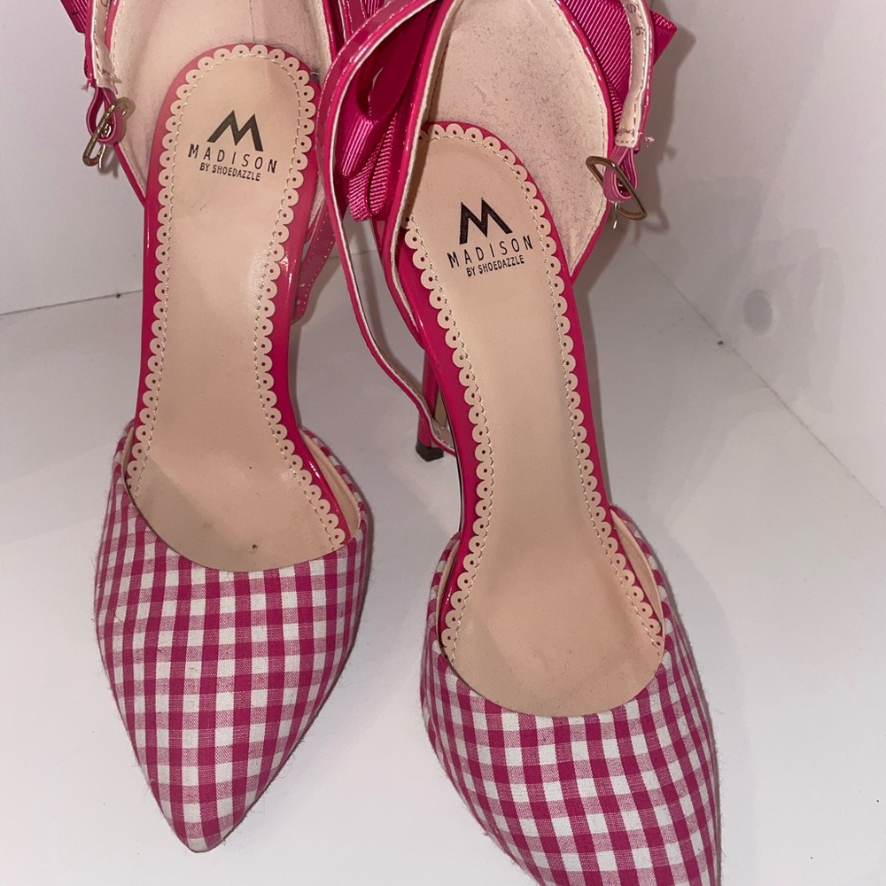 Perfectly pink! Size 6